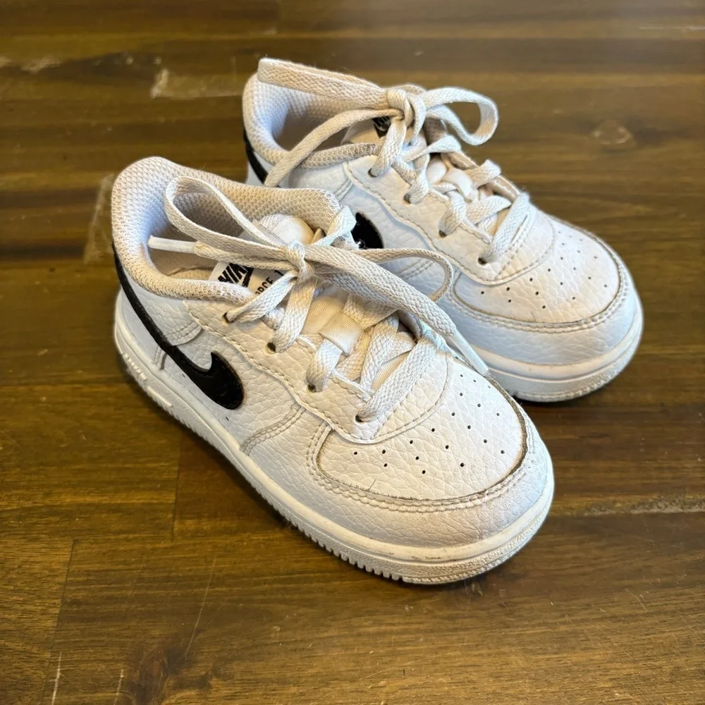 Nike Black Swish Air Force Sneaker Lace Up Toddler 7C